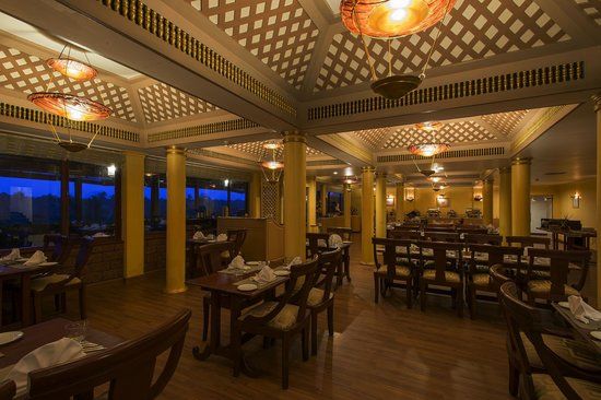 Keraleeyam at Raviz Kadavu